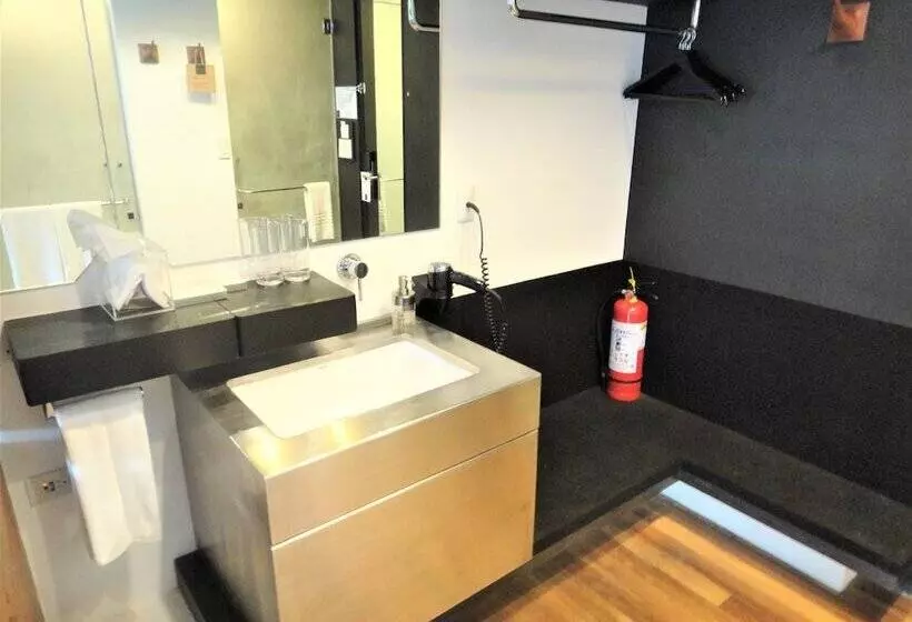 Hotel Canvas Boutique