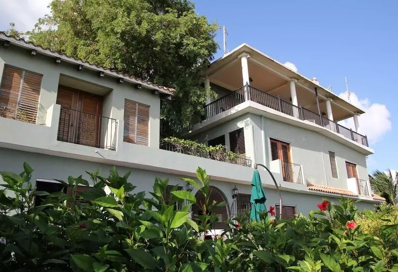 هتل Hacienda Tamarindo