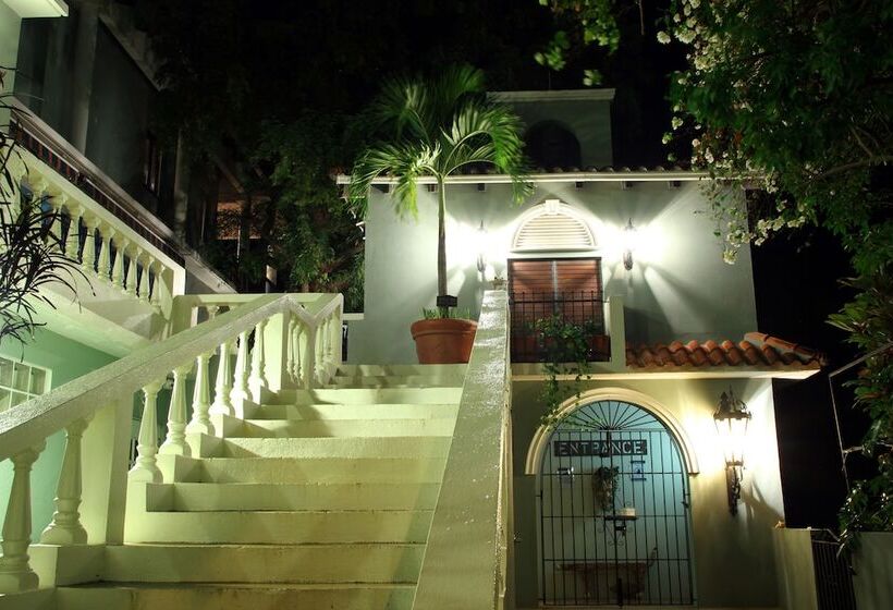 هتل Hacienda Tamarindo