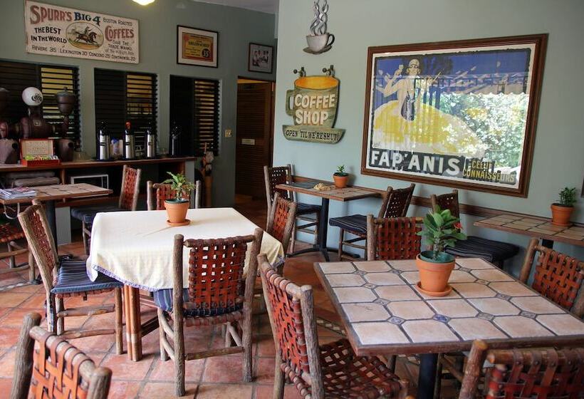 هتل Hacienda Tamarindo