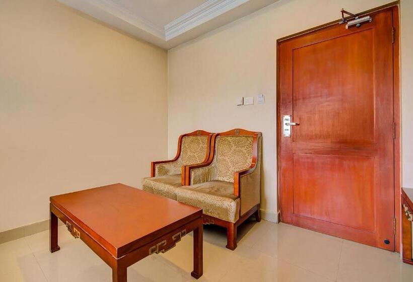 ホテル Metro Grand