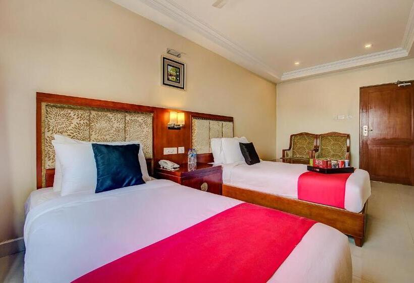 ホテル Metro Grand