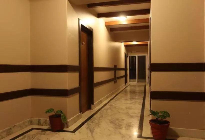 هتل Pokhara Choice Inn