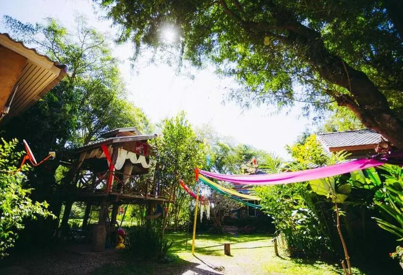 Отель Sawasdeepai River Resort