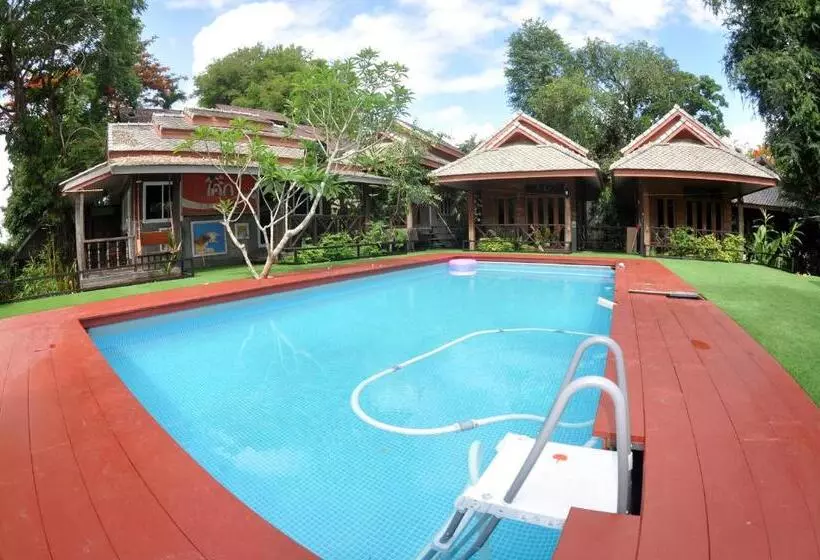 Отель Sawasdeepai River Resort