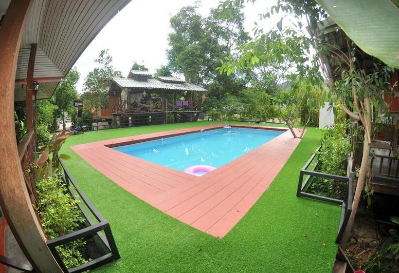 בית מלון כפרי Sawasdeepai River Resort