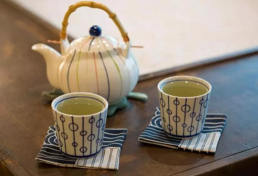 Отель Tomonoya Ryokan Geoje