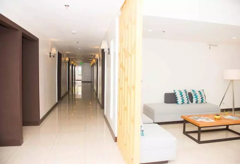 هتل We Travelers Inn