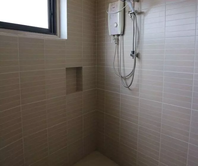 هتل We Travelers Inn