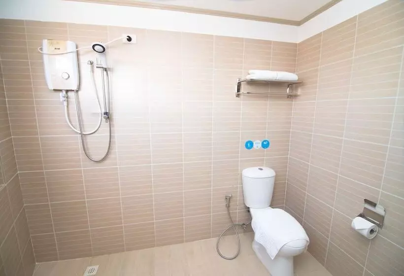 هتل We Travelers Inn