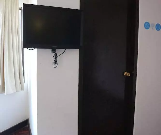 هتل We Travelers Inn