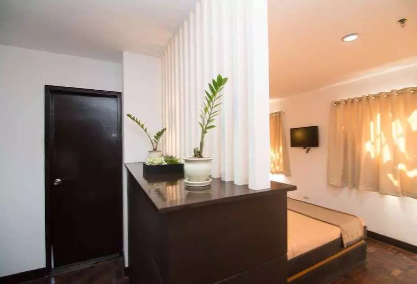 هتل We Travelers Inn