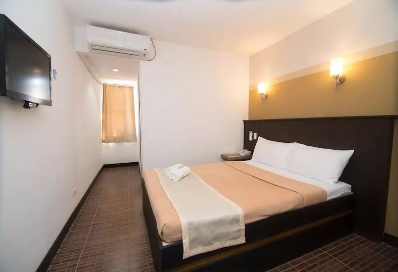 هتل We Travelers Inn