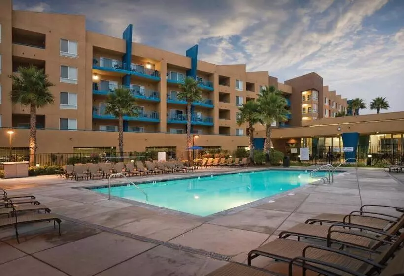 ホテル Worldmark Oceanside Harbor