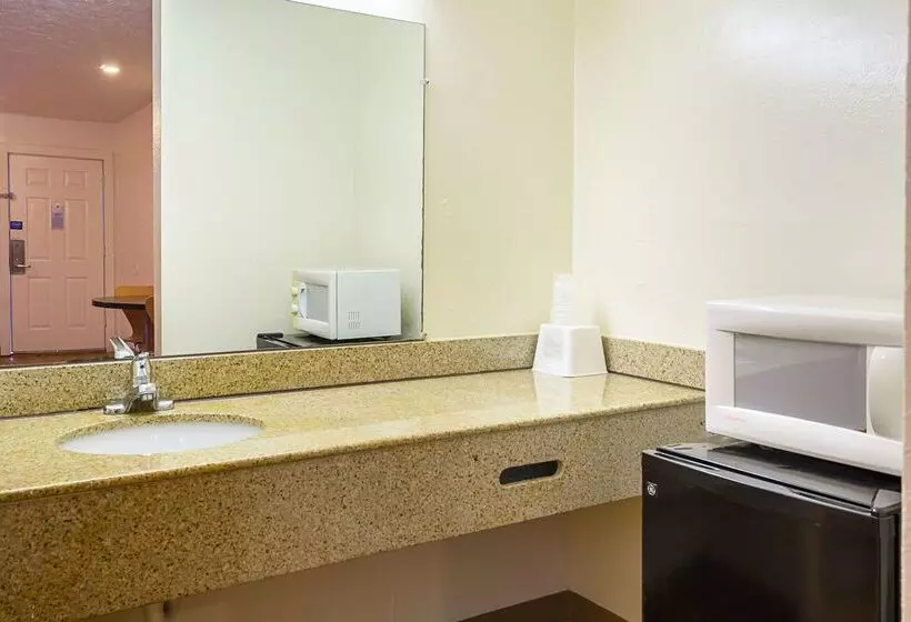 Motel 6 Madisonville, Tx
