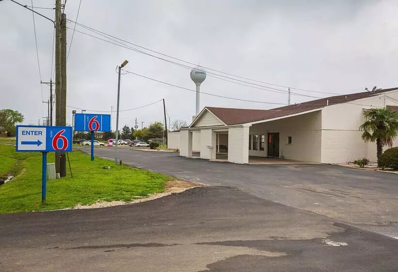 Motel 6 Madisonville, Tx