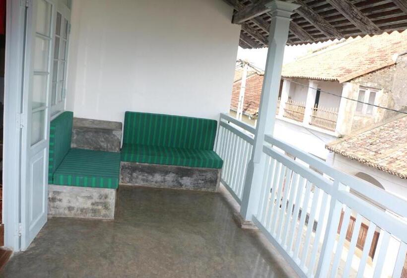 פנסיון Khalid S Guest House