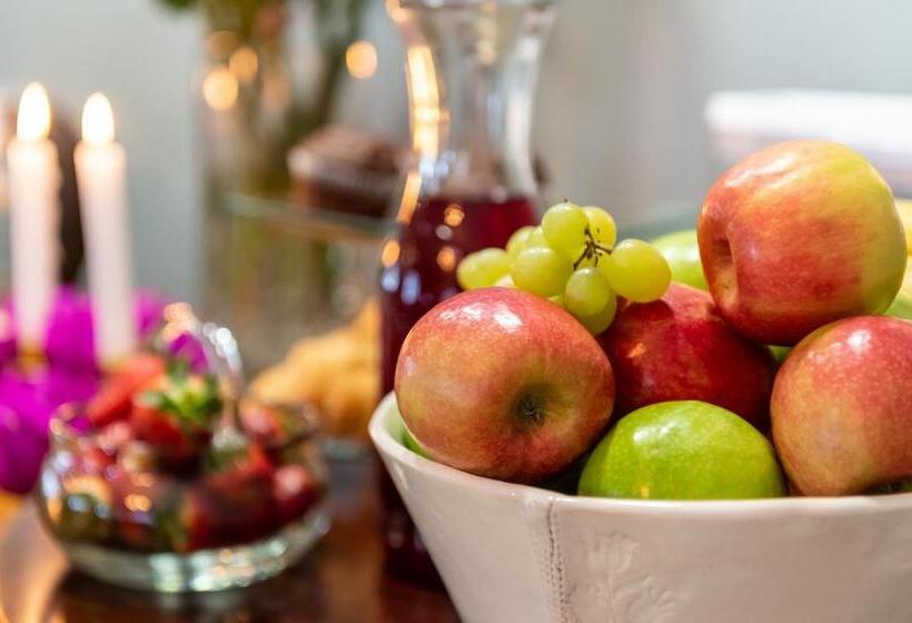 بنسيون Zesty Guesthouse