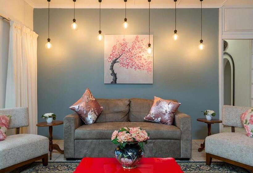 بنسيون Zesty Guesthouse