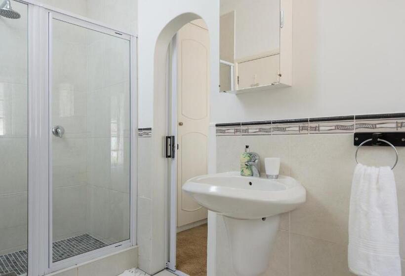 بنسيون Zesty Guesthouse