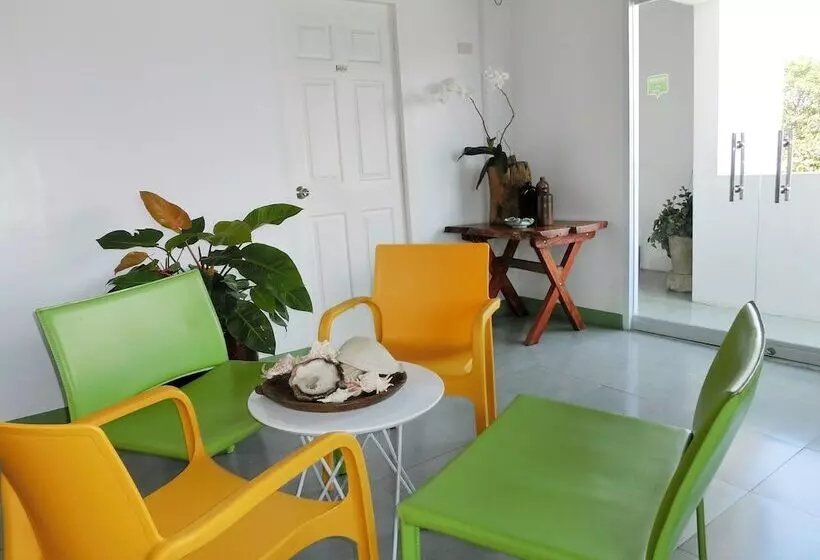 Bed and Breakfast Aurora 2013 Guest House