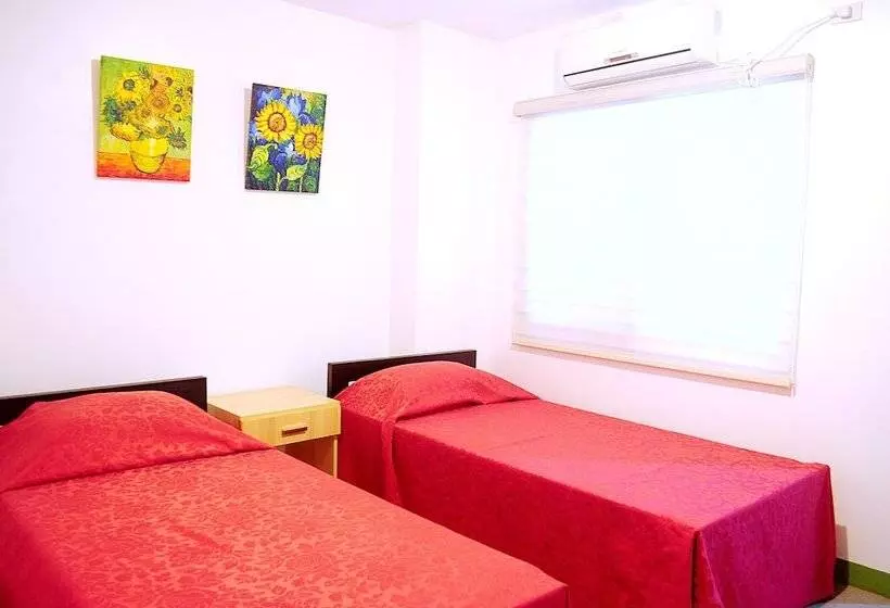 Bed and Breakfast Aurora 2013 Guest House