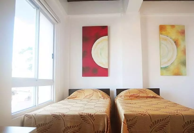 Bed and Breakfast Aurora 2013 Guest House