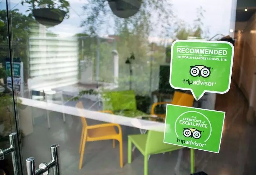 Bed and Breakfast Aurora 2013 Guest House