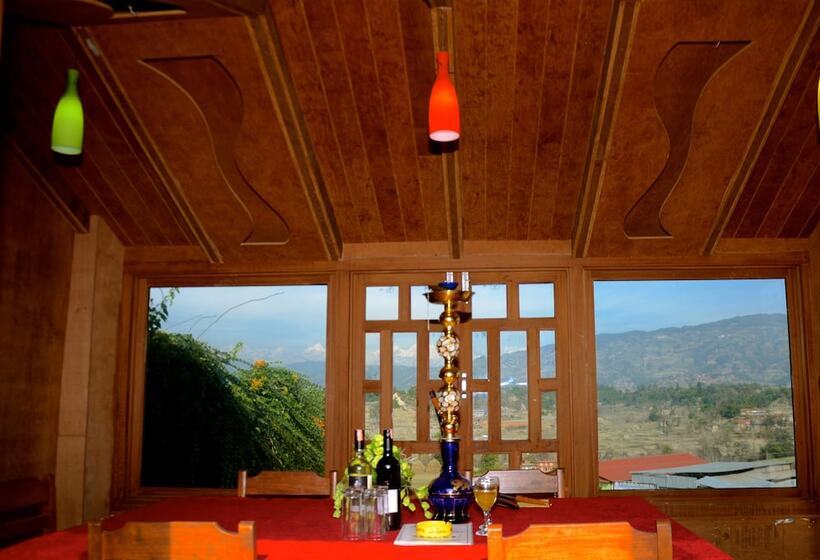 هتل Araniko Village Resort