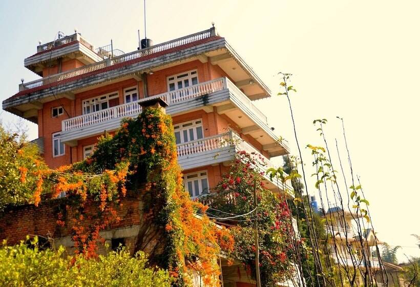 هتل Araniko Village Resort