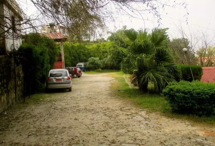 هتل Araniko Village Resort