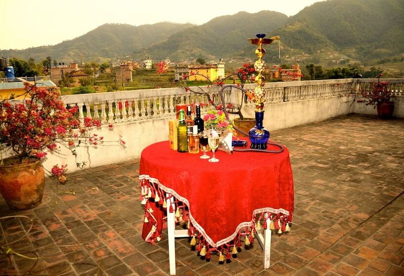 هتل Araniko Village Resort