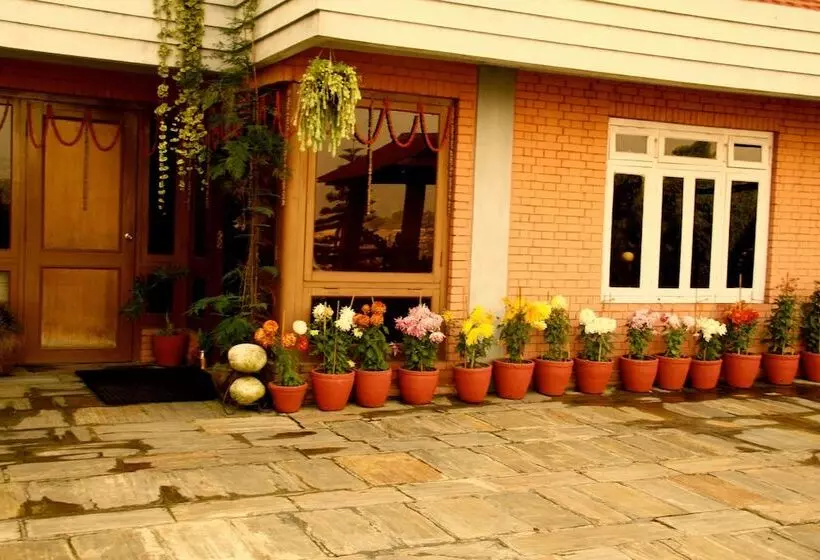 هتل Araniko Village Resort