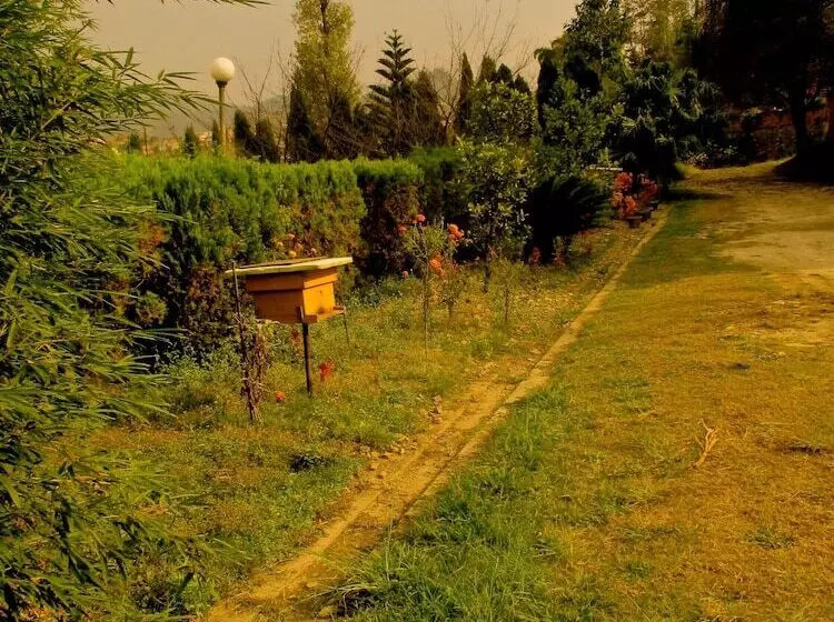 هتل Araniko Village Resort