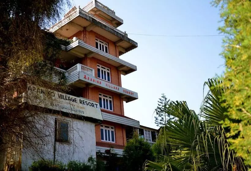هتل Araniko Village Resort