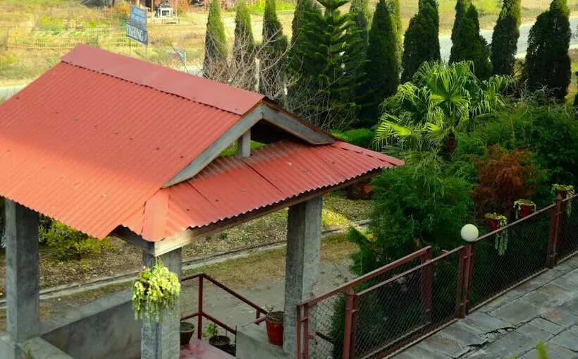 هتل Araniko Village Resort