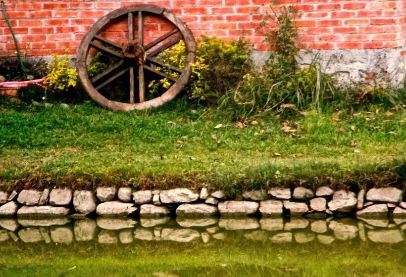 هتل Araniko Village Resort