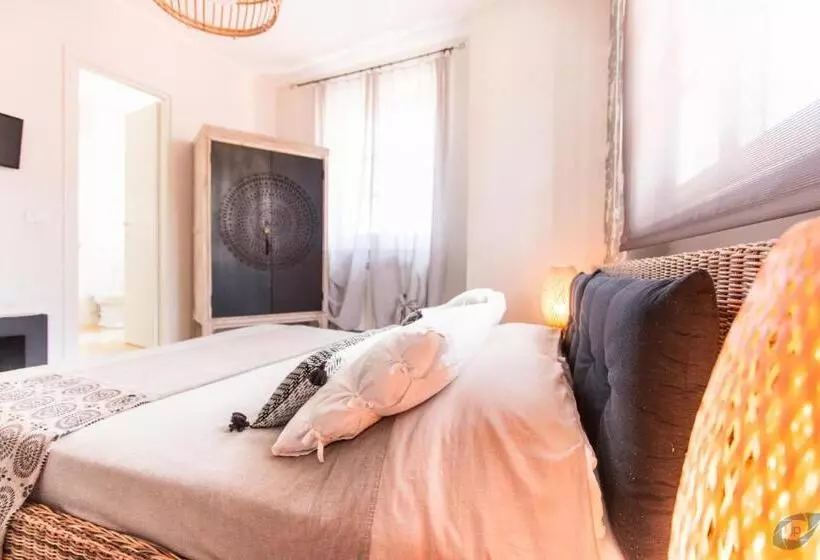 هتل B&b La Sosta Degli Artisti