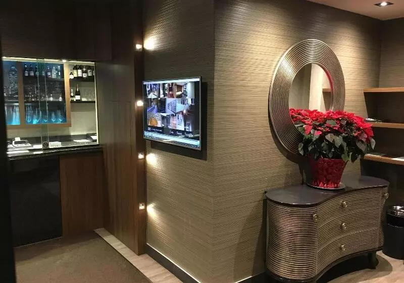 Отель Le Chablis Cadillac