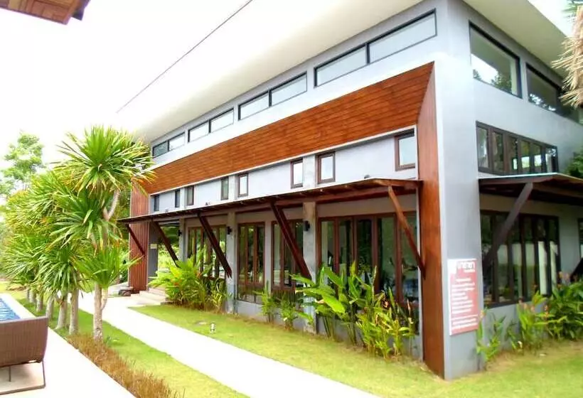 호텔 Naraya Riverside Resort