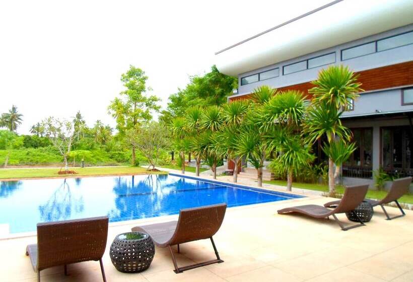 בית מלון כפרי Naraya Riverside Resort