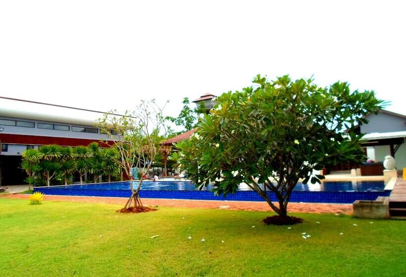 בית מלון כפרי Naraya Riverside Resort