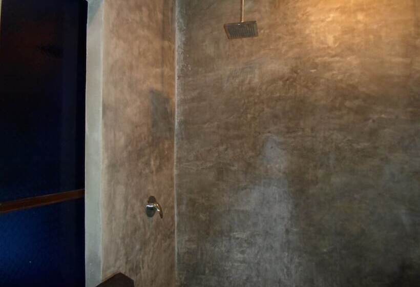 בית מלון כפרי Naraya Riverside Resort