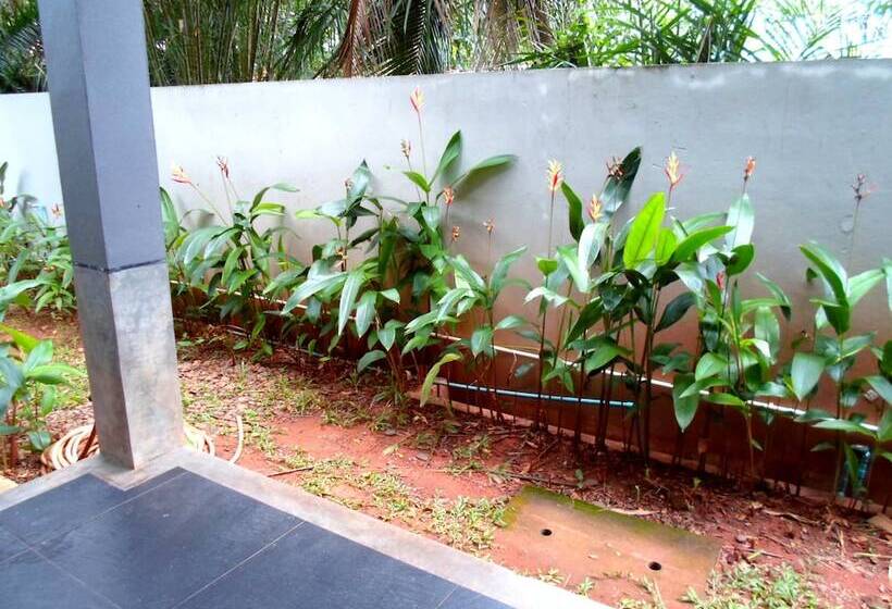 בית מלון כפרי Naraya Riverside Resort