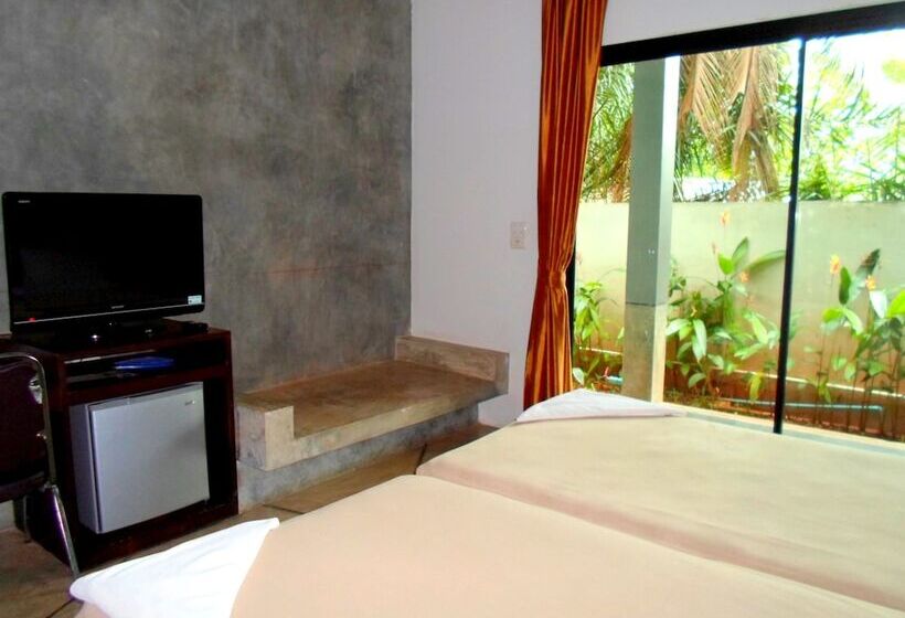 בית מלון כפרי Naraya Riverside Resort