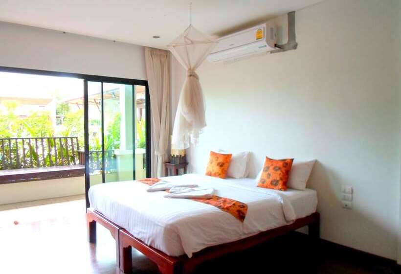 בית מלון כפרי Naraya Riverside Resort