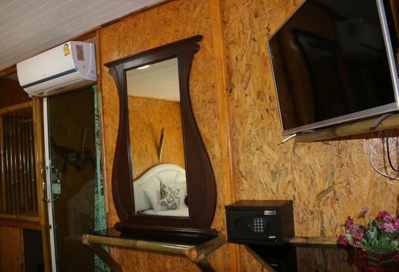 בית מלון כפרי Ruan Mai Naiyang Beach Resort