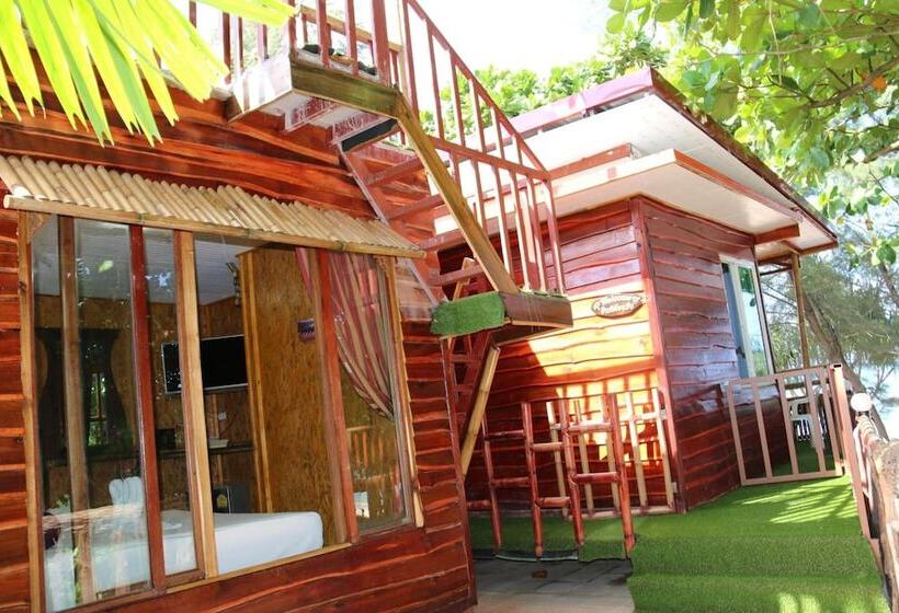 בית מלון כפרי Ruan Mai Naiyang Beach Resort