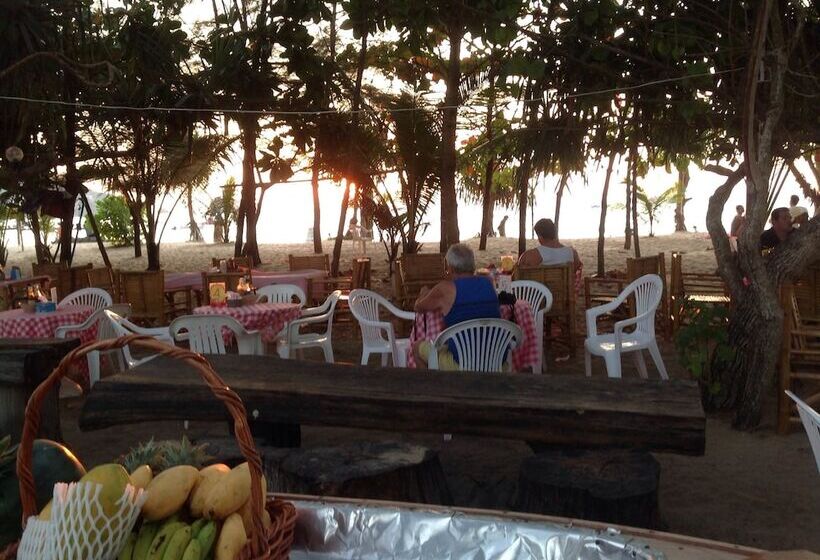 בית מלון כפרי Ruan Mai Naiyang Beach Resort