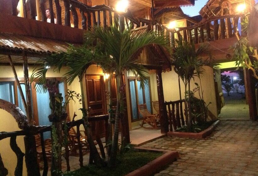 בית מלון כפרי Ruan Mai Naiyang Beach Resort